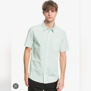 🌊Quicksilver dots floral Shirt XL